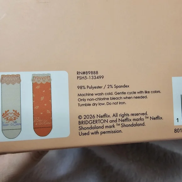 Bridgerton Lace Anklet Socks In Gift Box - Picture 6 of 6